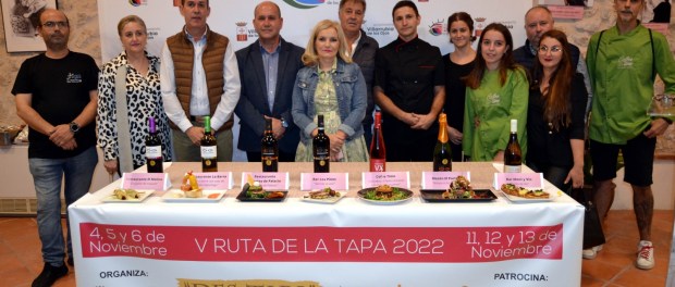 1667473146_destapa-1-foto-familia-autoridades-hosteleros-y-el-progreso