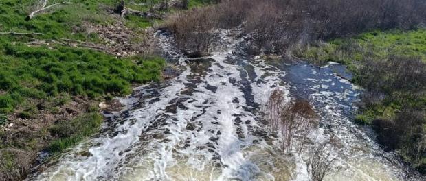 agua_en_el_guadiana_apertura_presa_molemocho_1