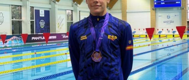 angel_garcia_capellana_con_su_bronce